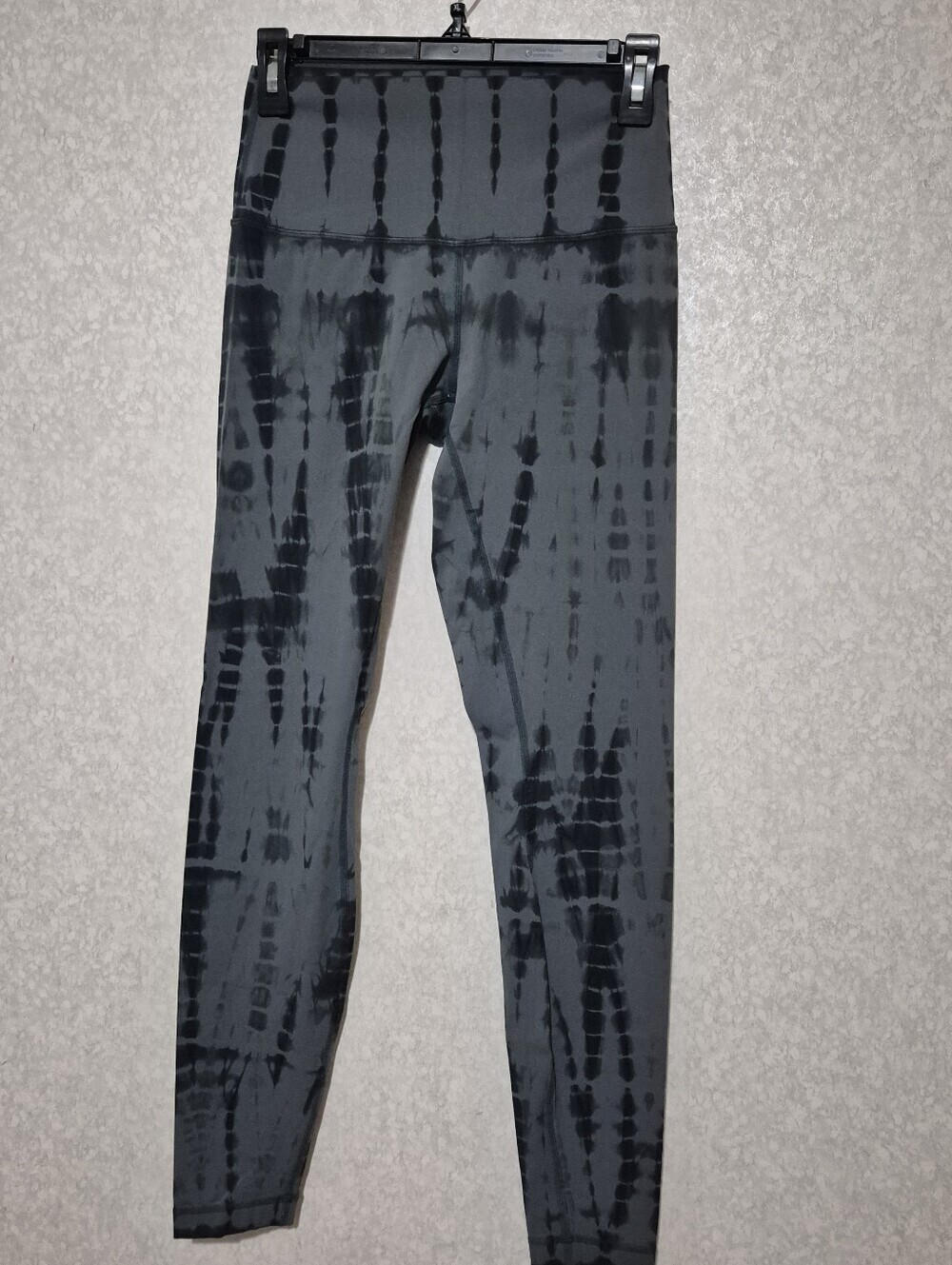 lululemon Black Tie-Dye High-Rise Leggings..Size:6